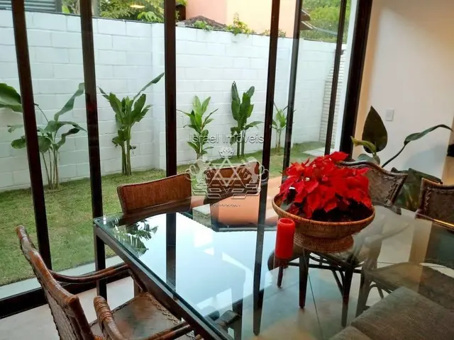 Sobrado à venda em Camburi - São Sebastião / SP - Cod. SO0049
