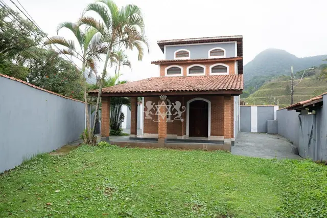 Sobrado à venda na Martim de Sá - Caraguatatuba / SP - Cod. SO0200