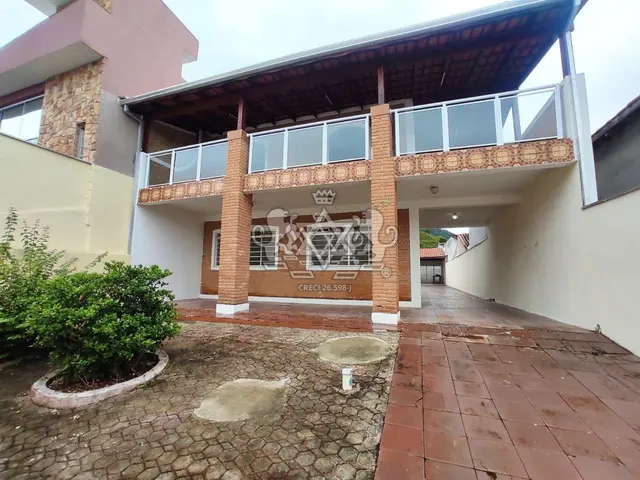 Sobrado à venda no Centro - Caraguatatuba / SP - Cod. SO0242