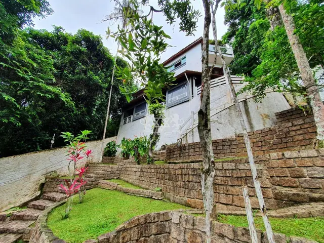 Sobrado à venda, com  05 dormitorios e 759m² de terreno, Massaguaçu, Litoral Norte Caraguatatuba, SP