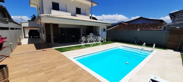 Sobrado à venda no Jardim Britânia - Caraguatatuba / SP - Cod. SO0227