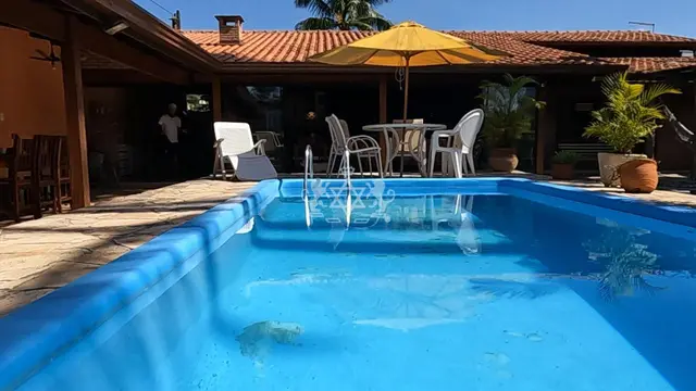 Casa  com  piscina, à venda ,uma quadra da Praia das Palmeiras, Caraguatatuba, SP