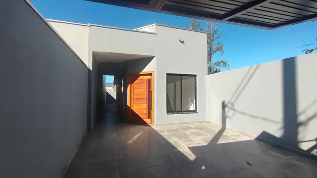 Casa à venda no Balneário Golfinhos - Caraguatatuba / SP - Cod. CA2258