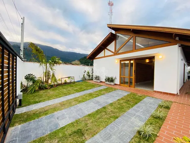 Casa à venda no Massaguaçu - Caraguatatuba / SP - Cod. CA0254