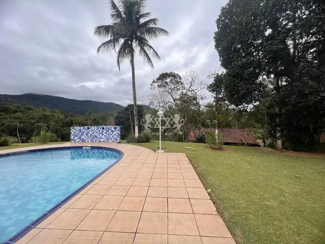 Apartamento, 1 dormitório, mobiliado , com 65 m2 a Poucos Minutos da Praia, à Venda no Tabatinga em Caraguatatuba, São Paulo.