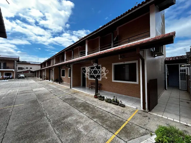 Sobrado à venda no Massaguaçu - Caraguatatuba / SP - Cod. SO0034