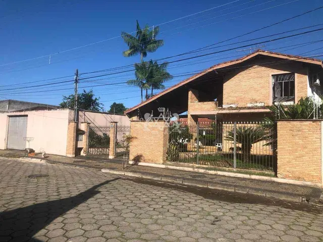 Sobrado à venda no Sumaré - Caraguatatuba / SP - Cod. SO0196